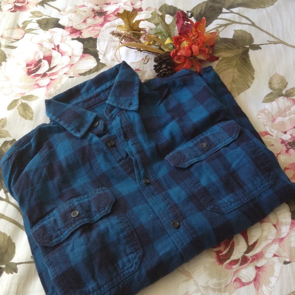 PLAID BUTTON DOWN BLUE AND BLACK SHIRT S - Picture 8 of 8